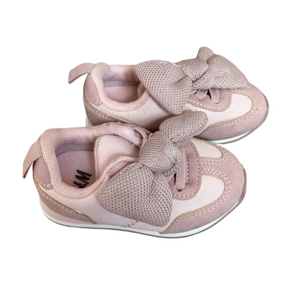 H&M Other - H&M darling muted pink elastic sneakers with bow 4-5